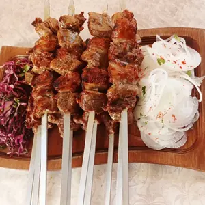 Qo‘y go‘shtidan tandir usulida pishirilgan shashlik 🥩🔥